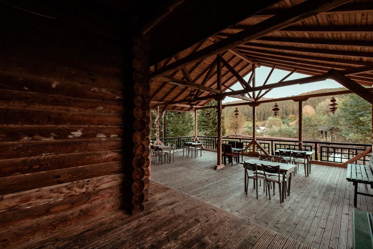 Лоджи Cabana La Panţiru Văleni-Stînişoara-9
